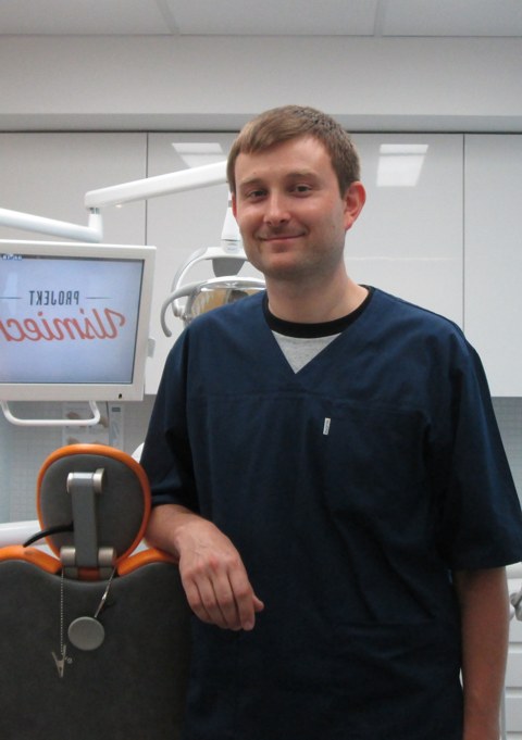 dental surgeon Maciej Koberda
